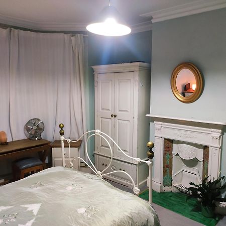 Cosy London Double Room Near Wimbledon ภายนอก รูปภาพ