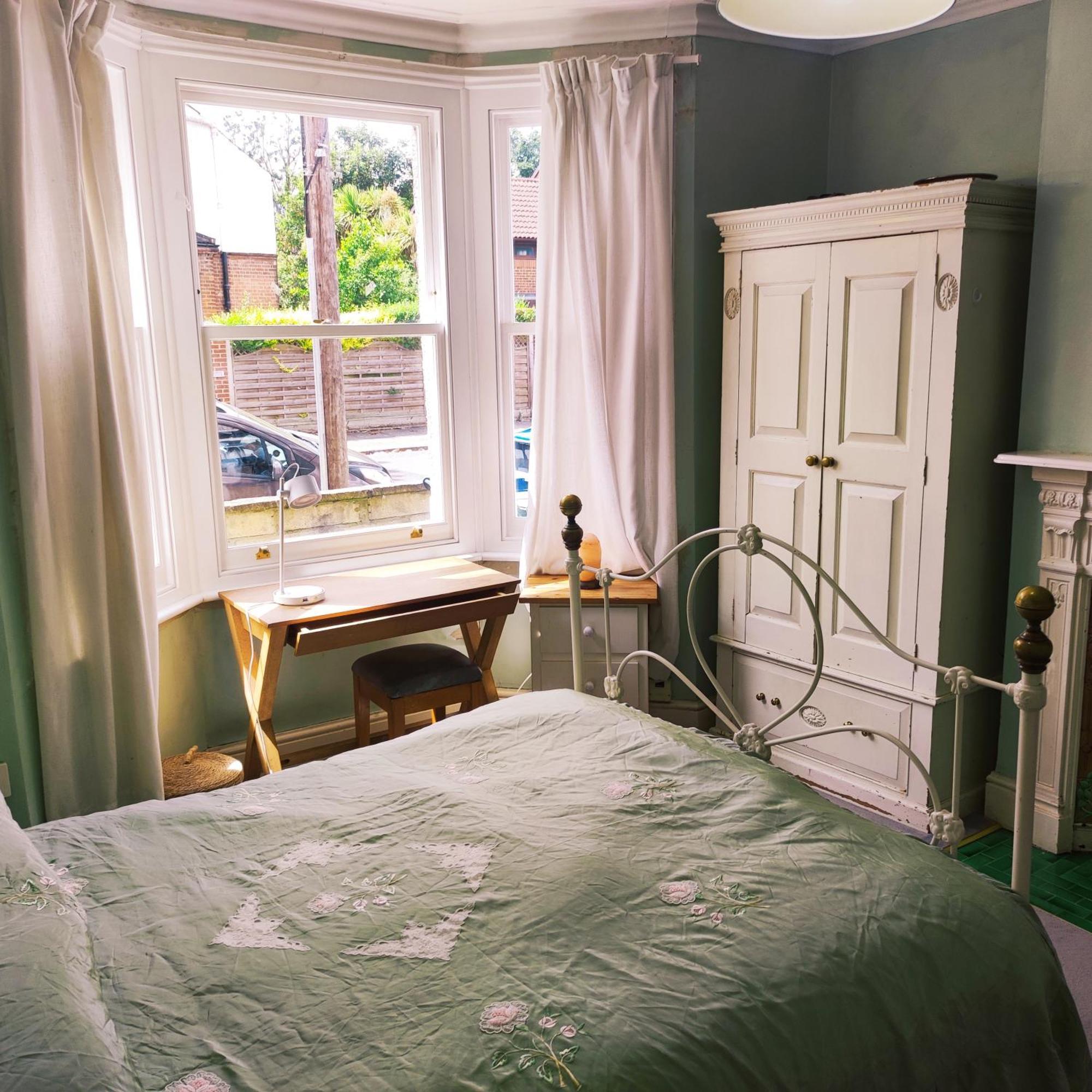 Cosy London Double Room Near Wimbledon ภายนอก รูปภาพ